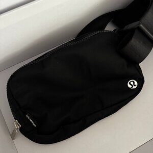 LULULEMON - Everywhere Belt Bag Mini (Black w/ Silver Hardware)